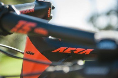 ktm aera carbon